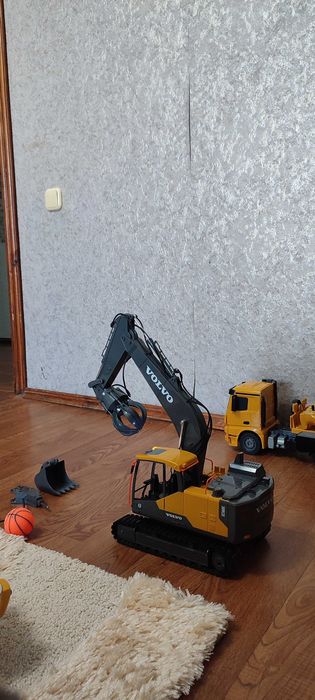 Детские игрушки на пульте управления. Продам или обмен на дрон.