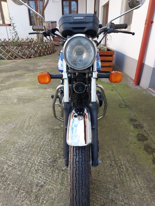 Motocicleta Honda CB 400N