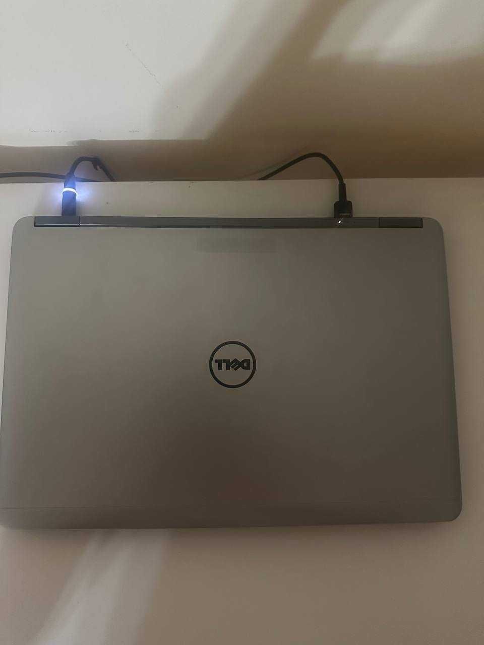 Лаптоп dell добро състояние