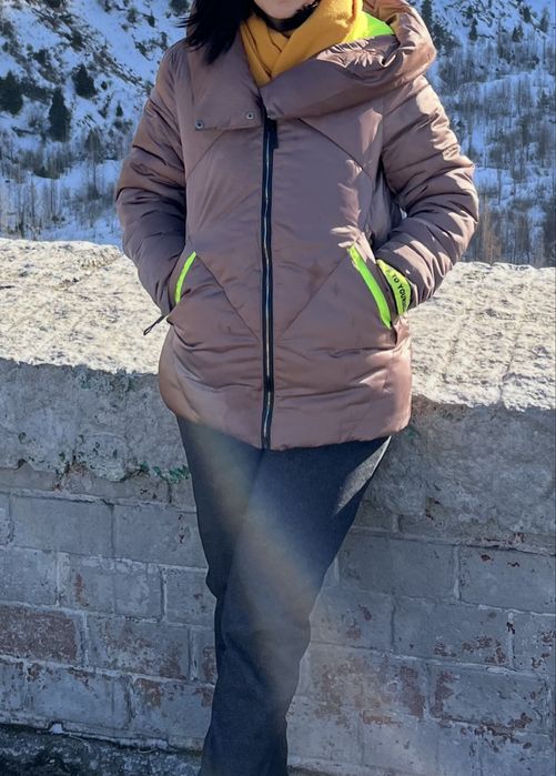 Хочу продать верхнюю одежку почти говые