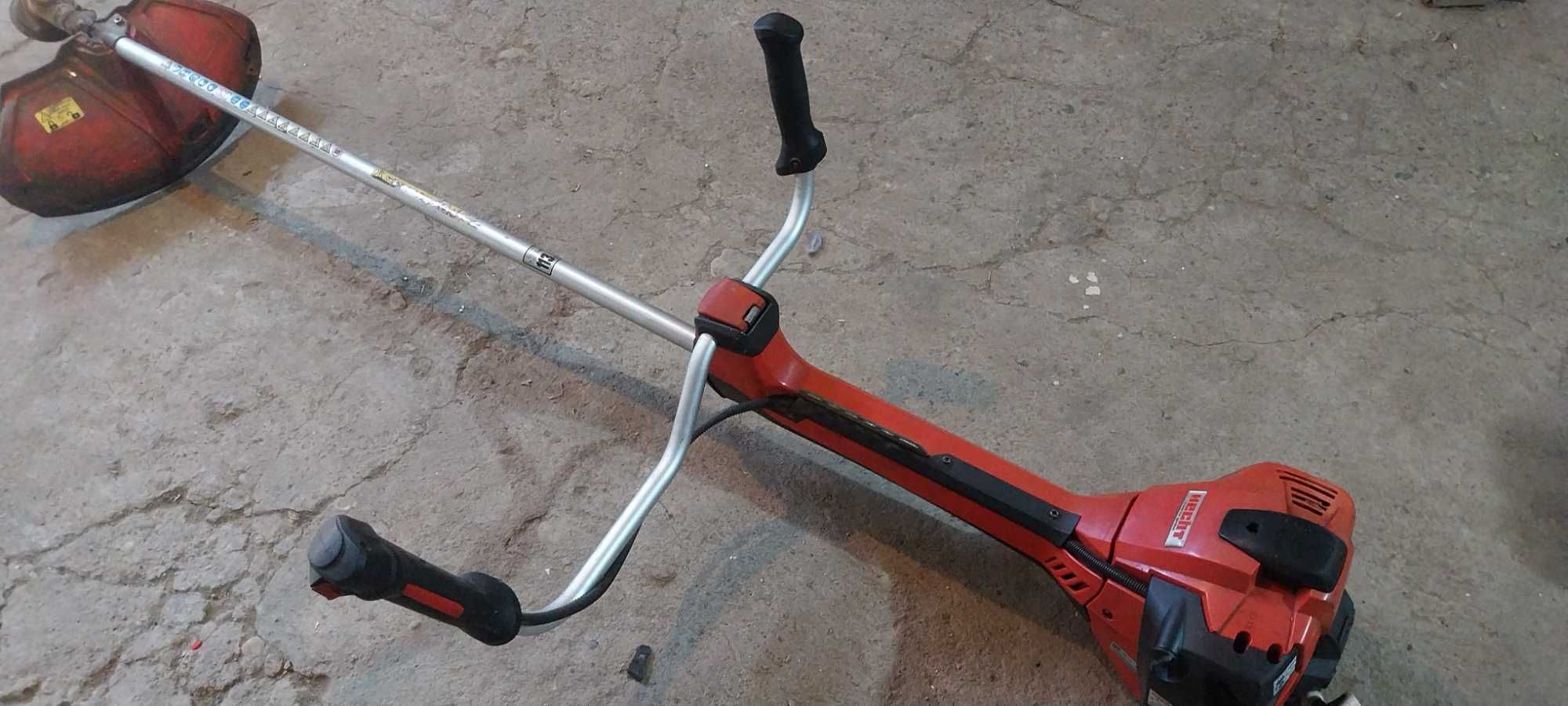Motocoasa Hecht 154