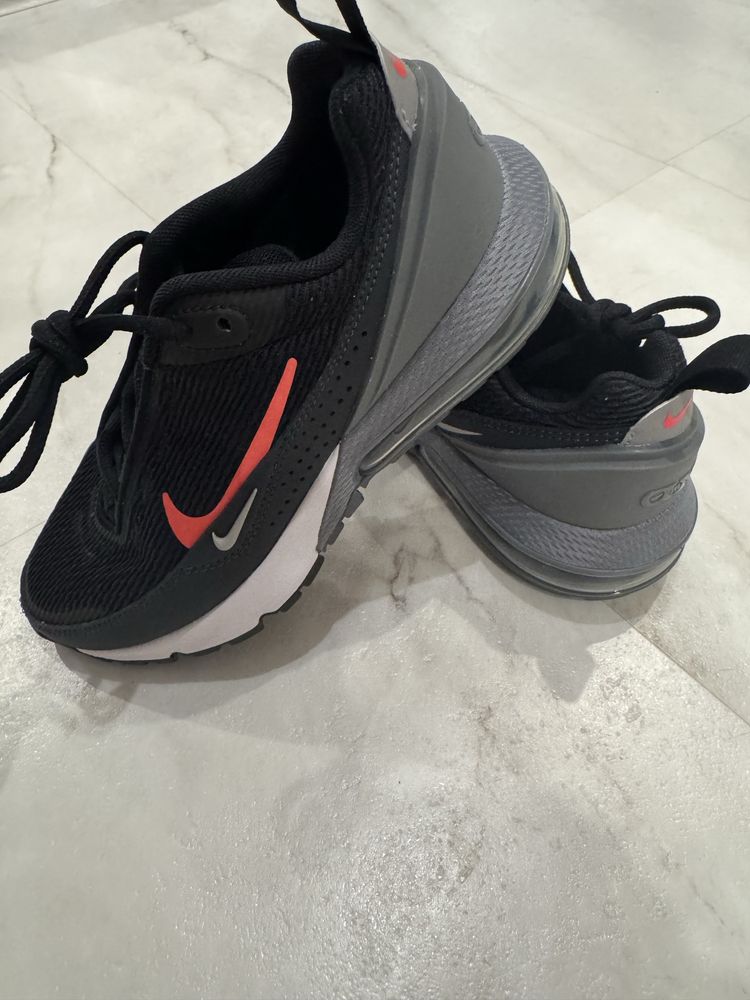 Маратонки  NIKE air