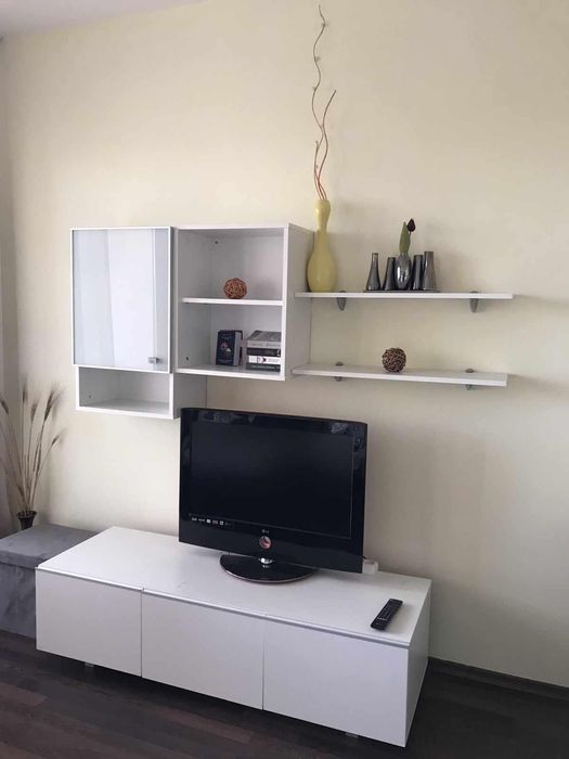 Дава се под наем Тристаен апартамент в Варна, Център - 100 кв.м за 700 € - Снимка #2