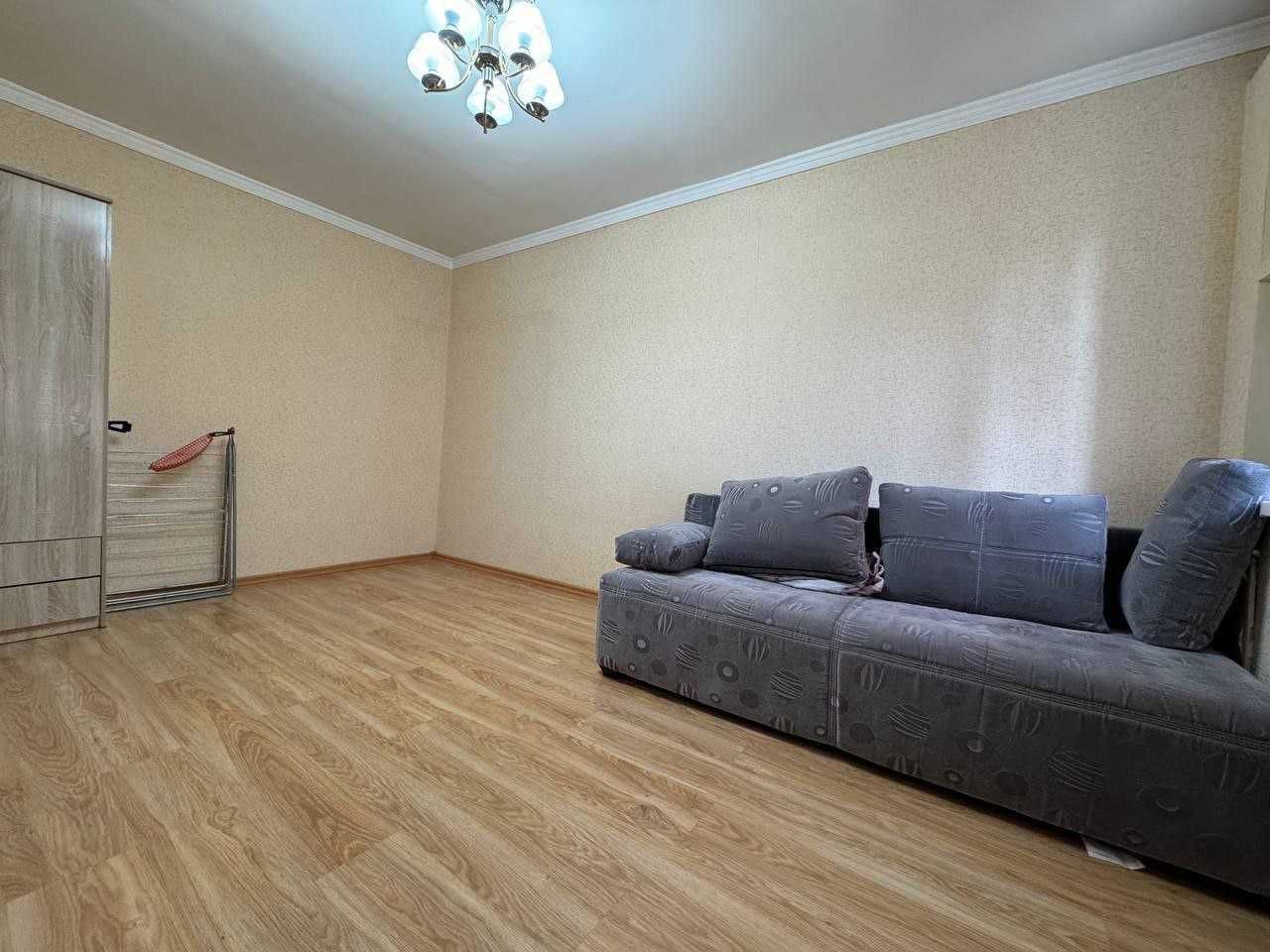 ул.Ш.Руставели кафе B&B парк Бабура 1-комн 2/4 28 м² кирпич обстановка
