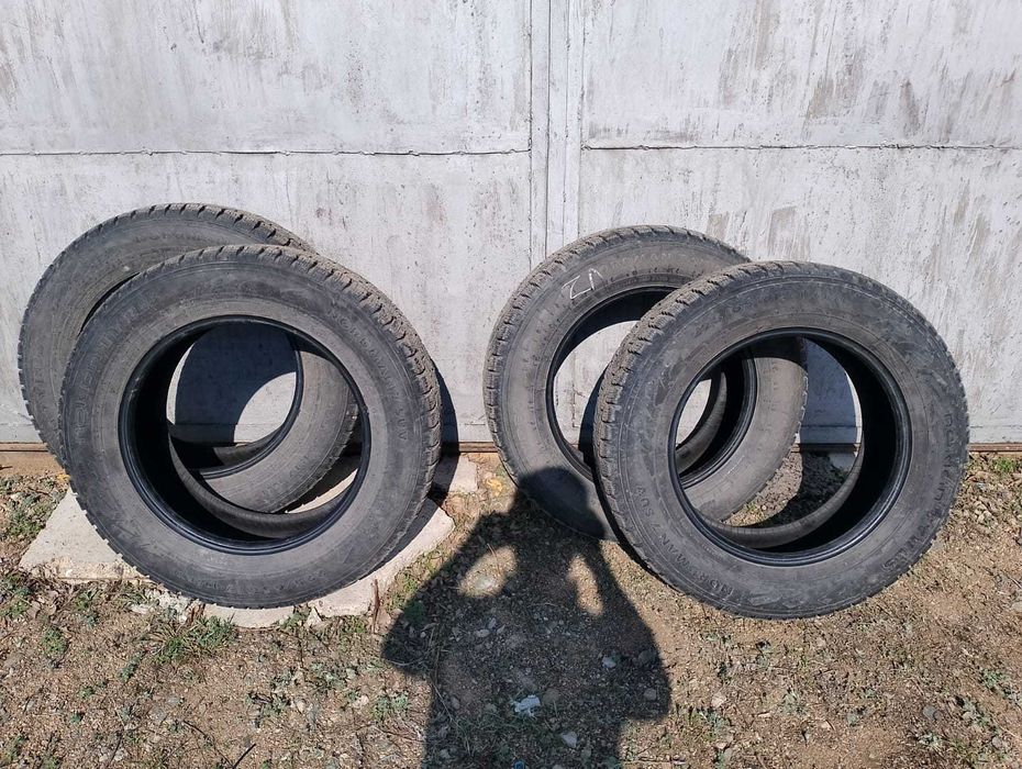 Продам зимнюю резину Nokian nordman 7 225/65/17