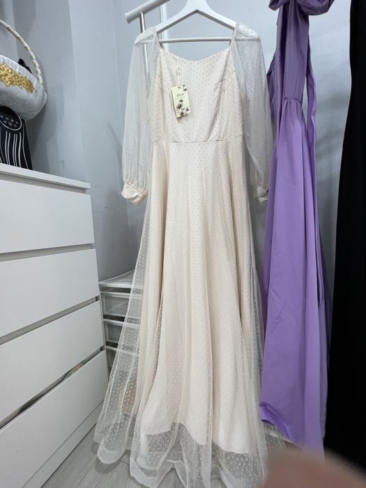 Продам новое платье с биркой