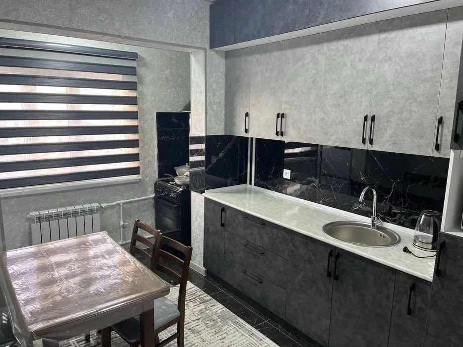 Ganga 2xonalik issiq kvartira Srochno topshiriladi metro oldida