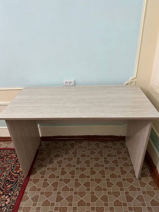 Продаётся два офисных стола