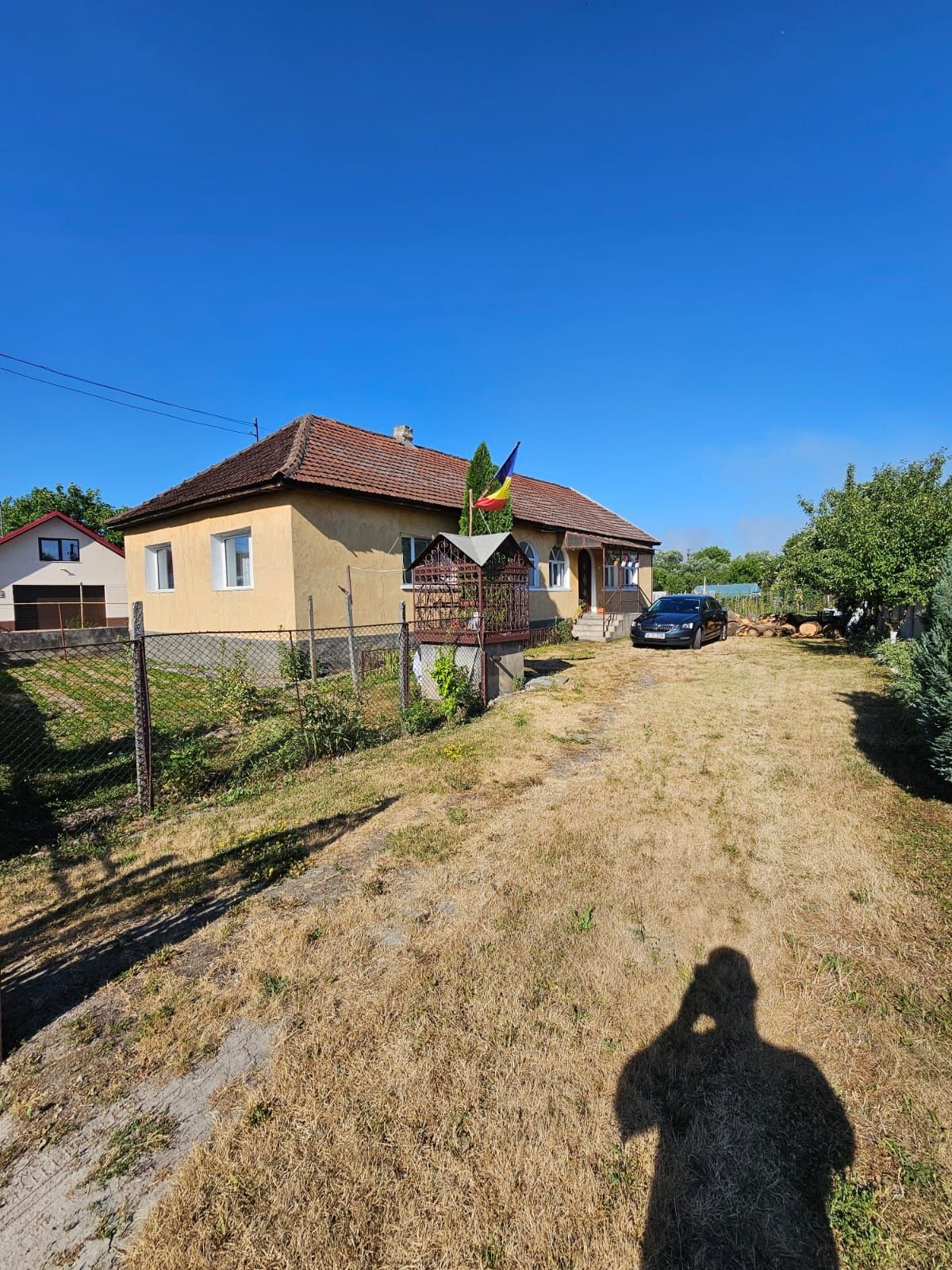 Vând casă 4 camere Pestisu Mare, 140mp casa + teren 800 mp
Izolată +