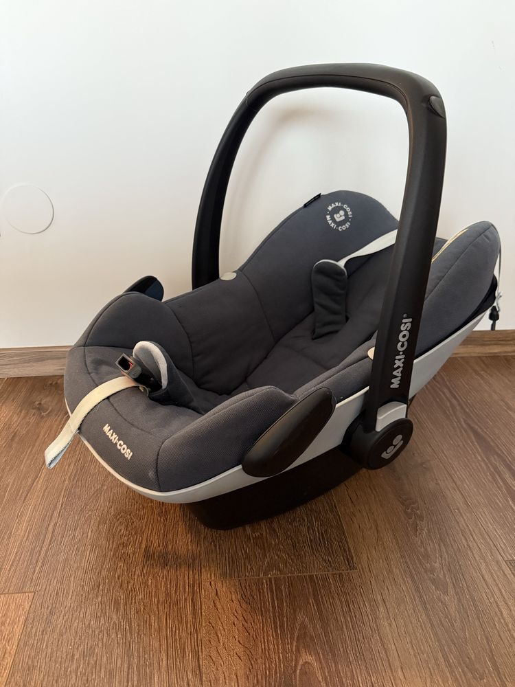 Scoica auto I-Size Maxi-Cosi Pebble Pro Essential Grey
