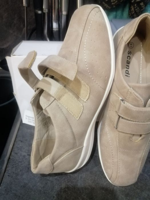 Нови 2чивта обувки и 1 кецове