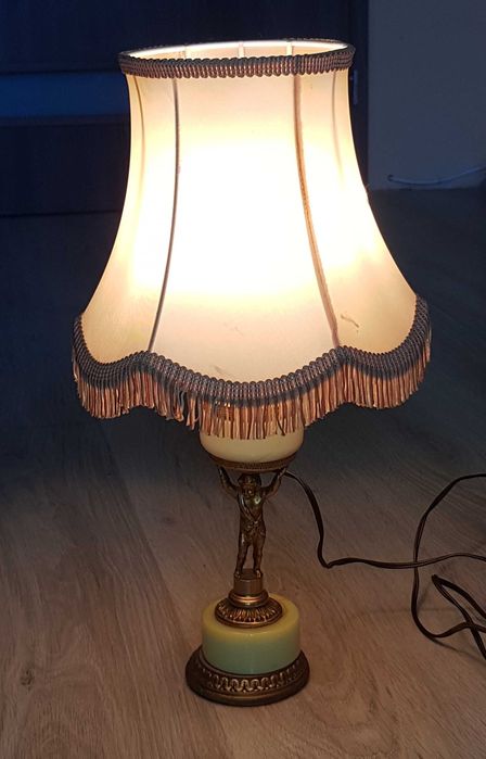 Старинна бронзова лампа