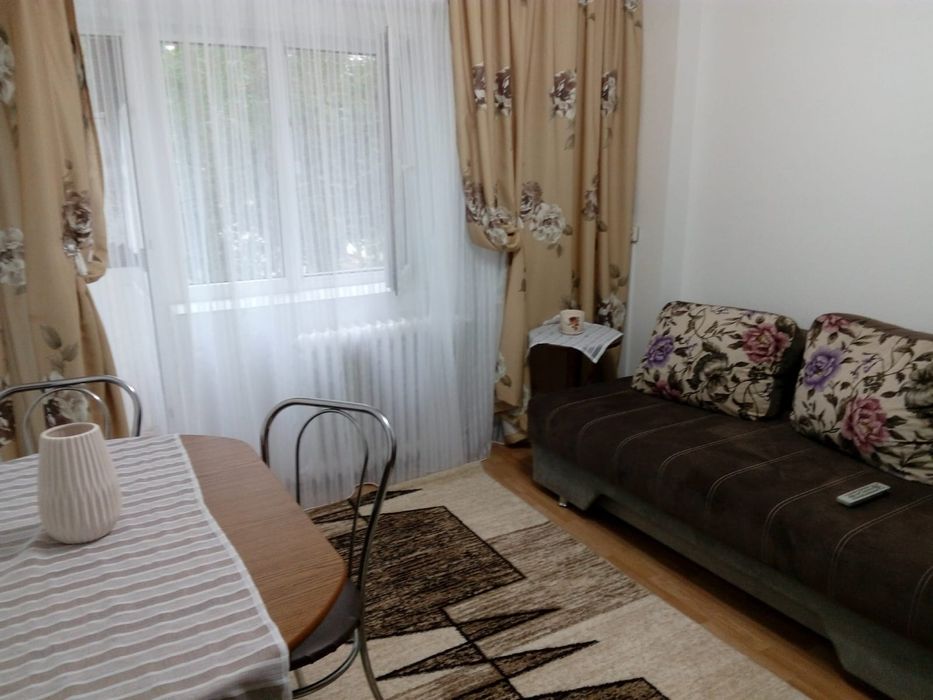 Închiriez garsonieră Privighetorilor