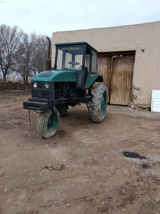 Traktor мтз 8011
