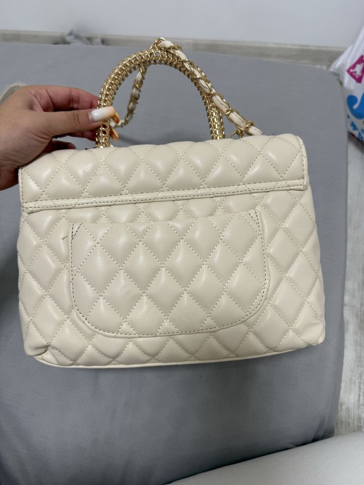 Чанта chanel в бял цвят