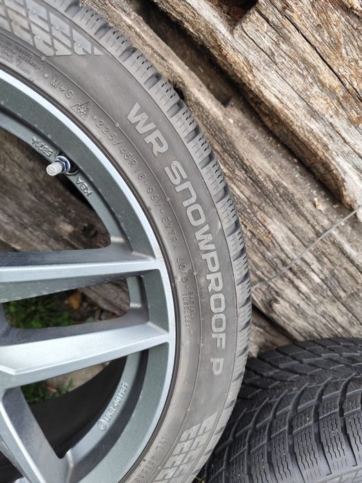 Jante Borbet R18+cauciucuri de iarna Nokian 225 45 18 ,DOT 3921, Skoda