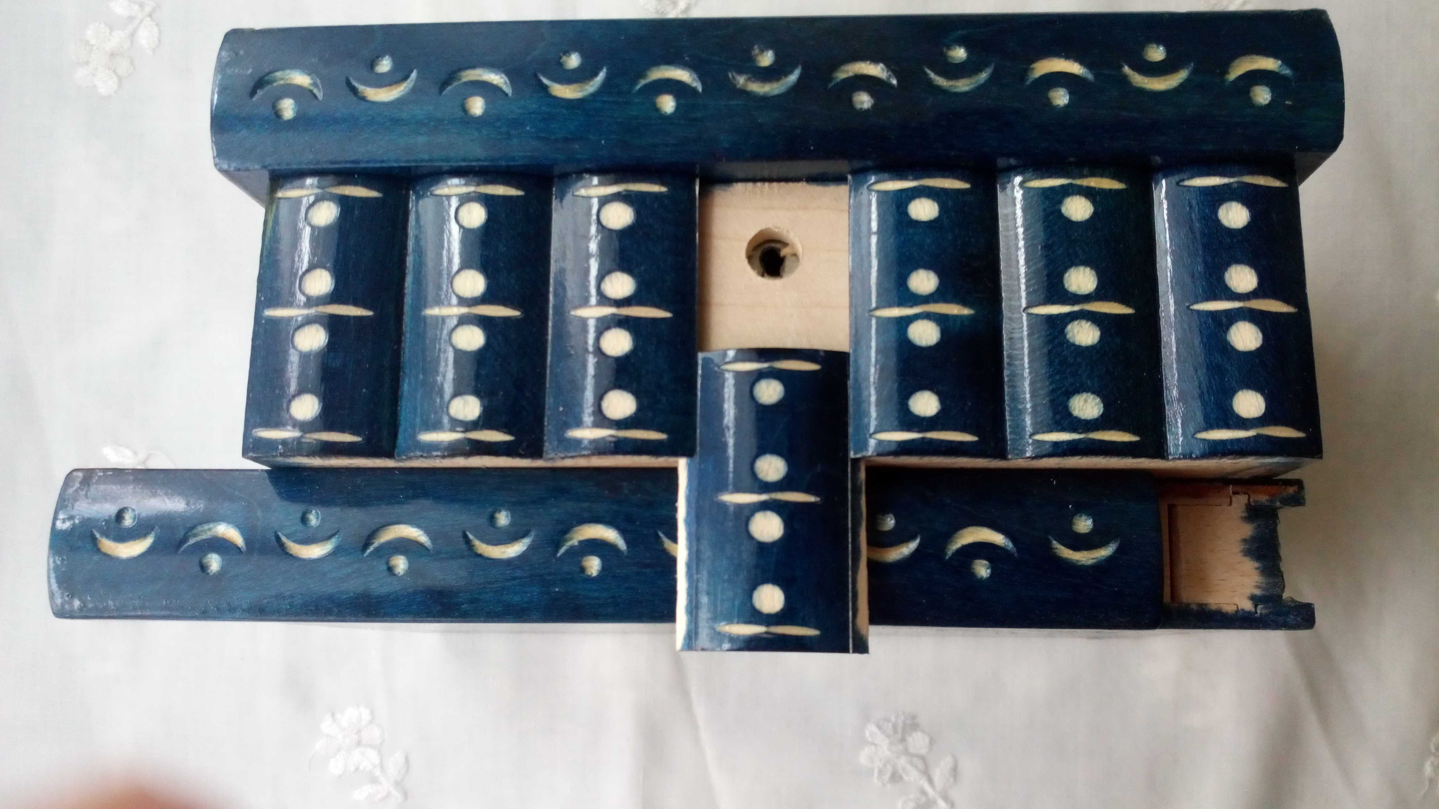 Cutie puzzle bijuterie cu cheia ascunsa secreta culoare albastru