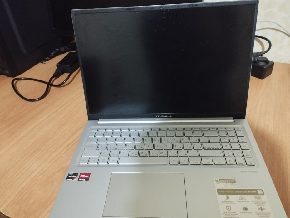 ASUS VivoBook 15 — Ryzen 5 7430U / 16 ГБ / 512 ГБ SSD — Отличное состо