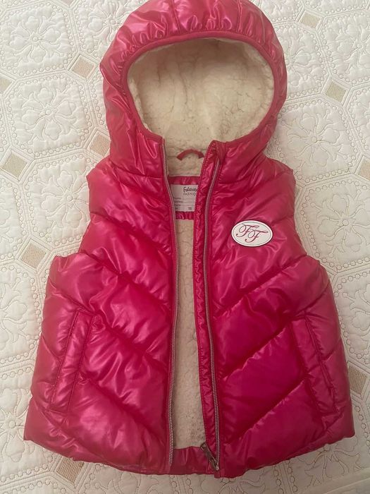 продам детскую зимнюю жилетку