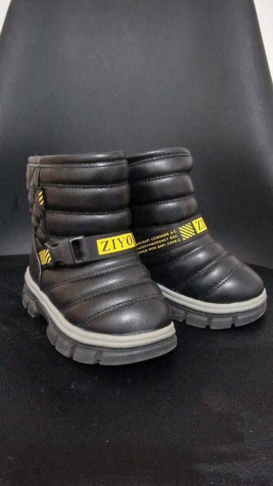 Продам детские зимние ботинки