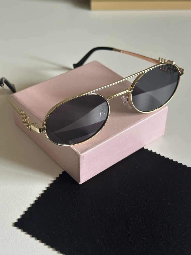 Слънчеви очила от Miu Miu