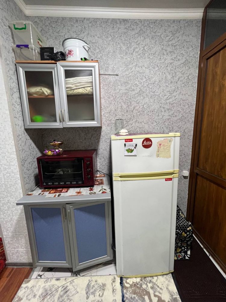 Oshxona mebel sotiladi. Rakovinasi bilan. Holati yaxshi