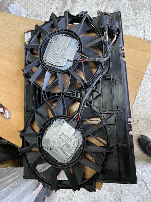 Перки с дифузьор радиатори Audi A5 A6 4g A8 Д4 Q5 2016г+ 4H0121003 M