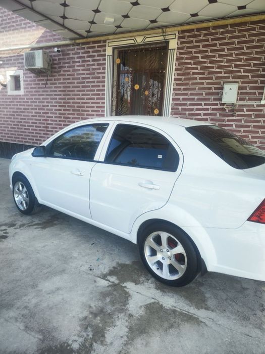 Ravon R3 sotiladi srochni