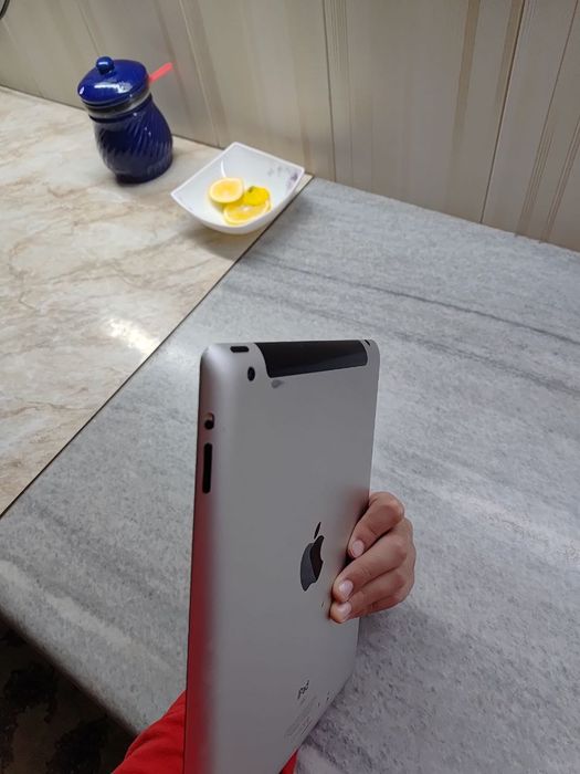 iPad не включается продаю на запчасти в лучшем и хорошом состоянии