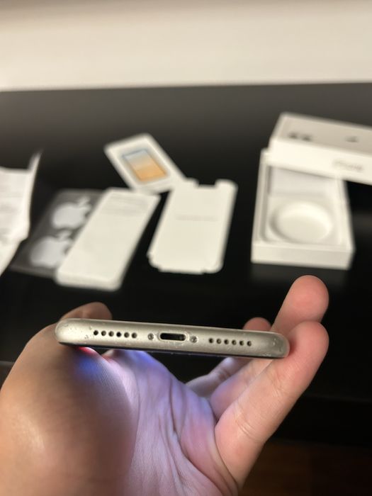 Vand telefon iphone 11