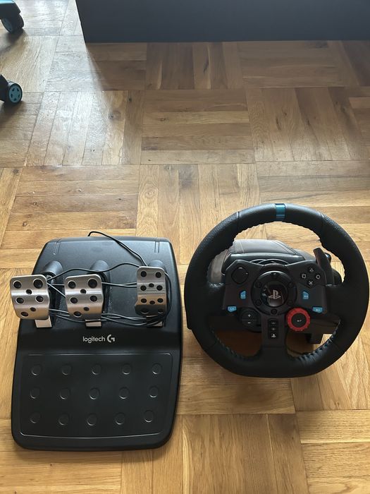 ЧИСТО НОВИ!!! Волан и педали Logitech G29