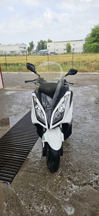 Vând Kymco- Downtown300i