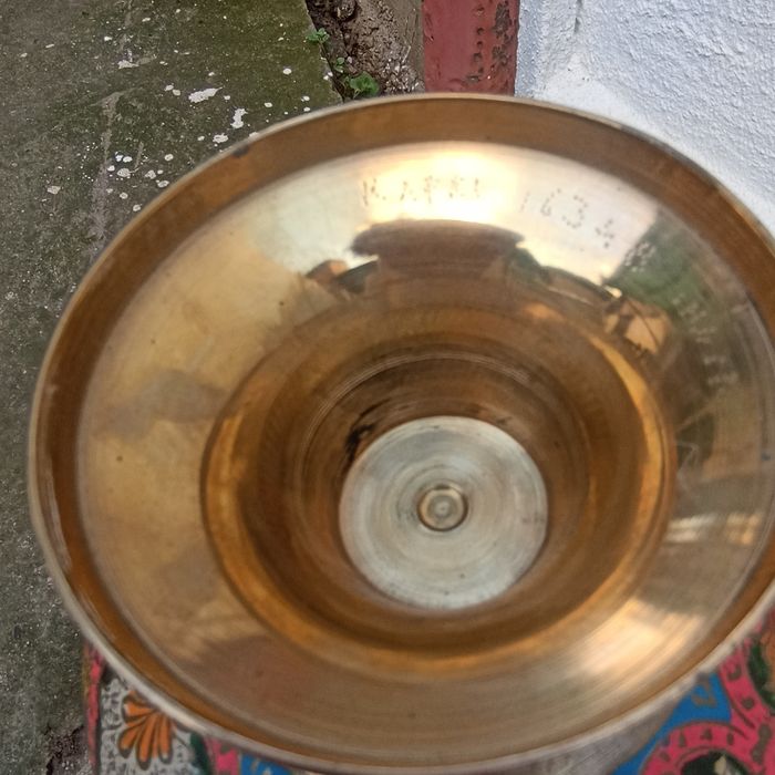 Bomboniera din alamă.