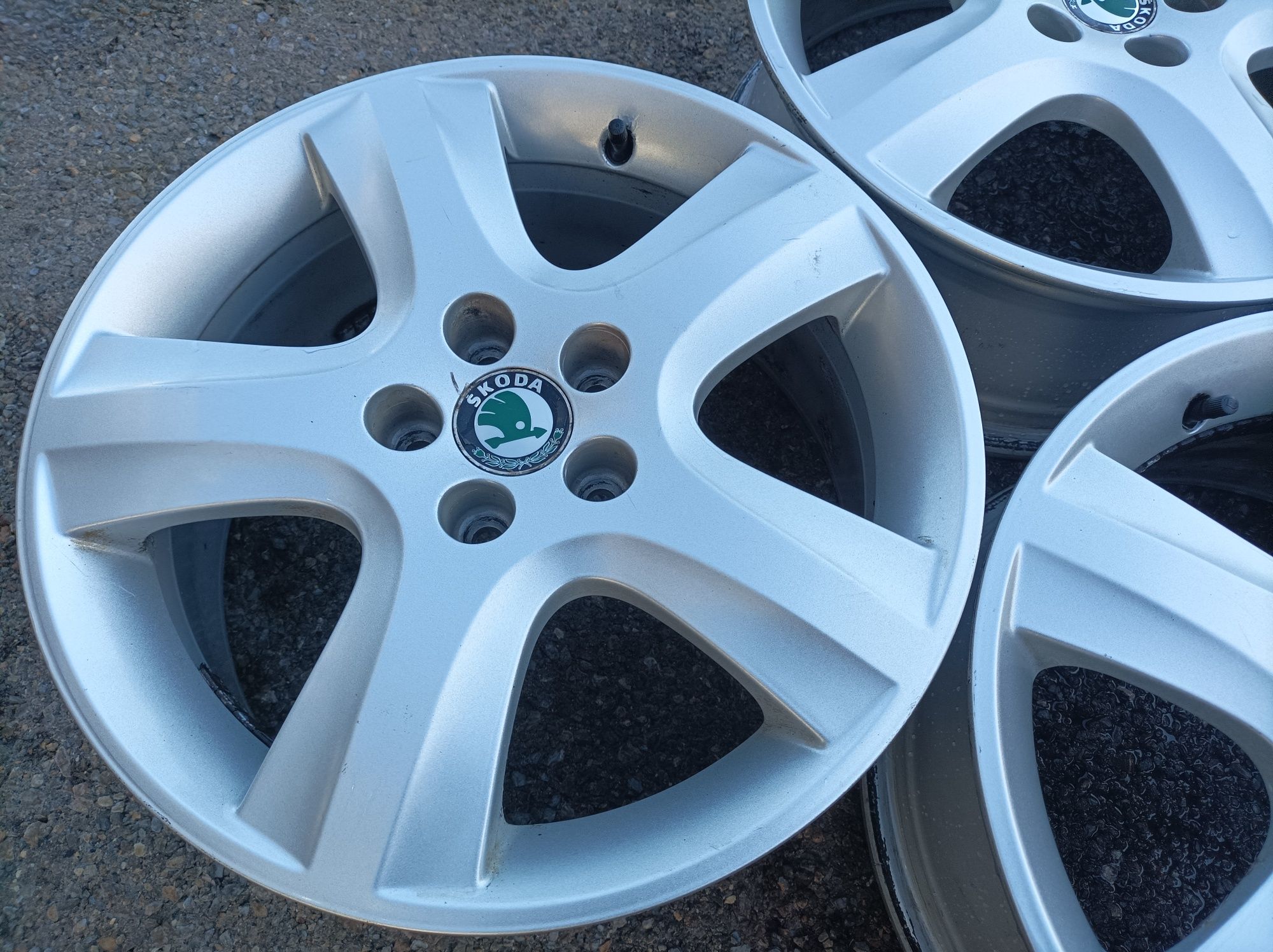 16" 5x100x57,1  оригинални алуминиеви джанти за Skoda.