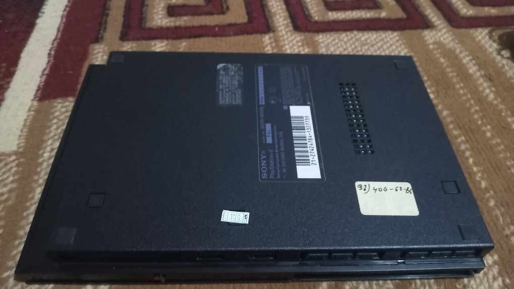 Sony Playstation 2 slim.
