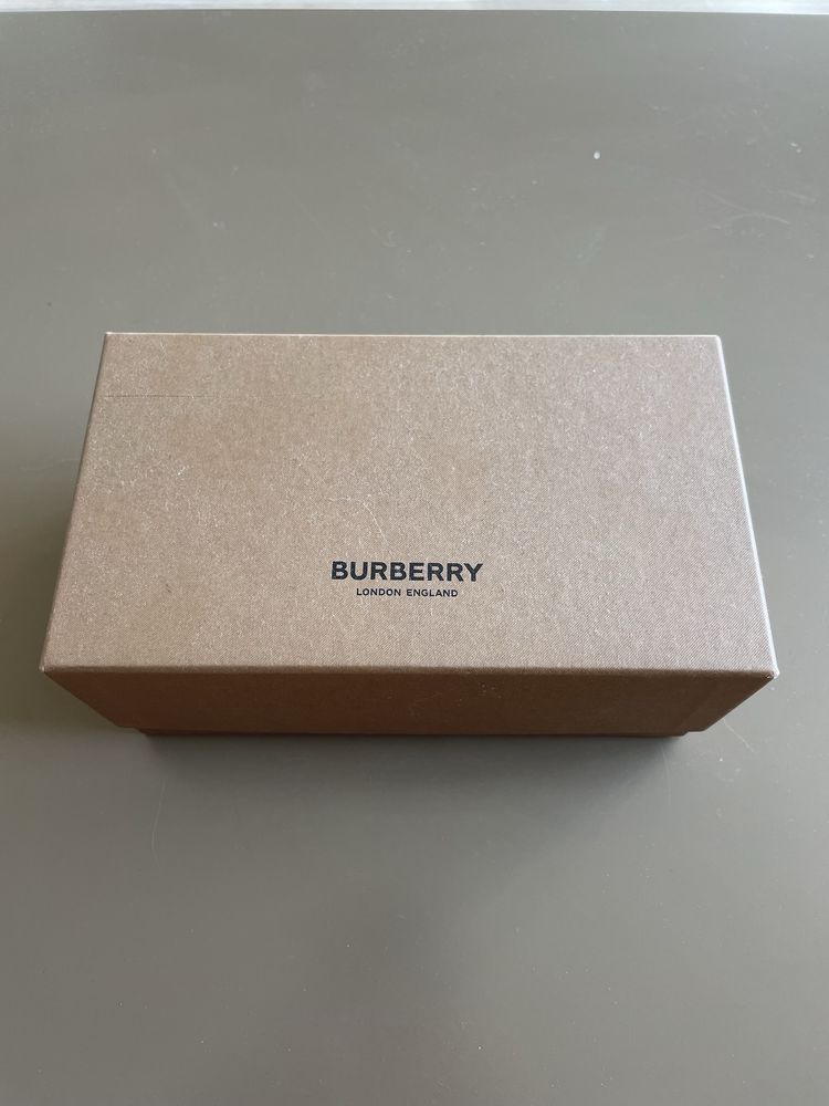 НОВИ Burberry слънчеви очила