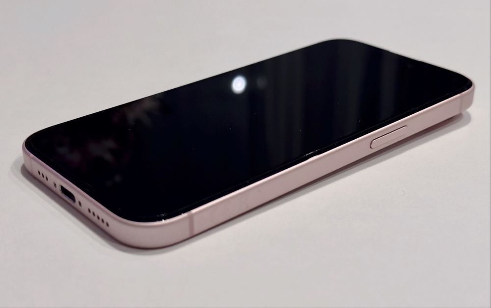 iPhone 15 Roz (Pink) 128GB Impecabil