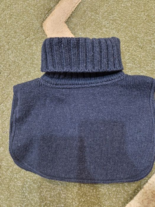 Продам манишку тёплую