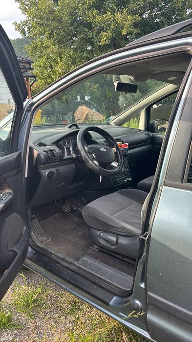 Vand sau schimb Ford Galaxy 1.9  131 cai