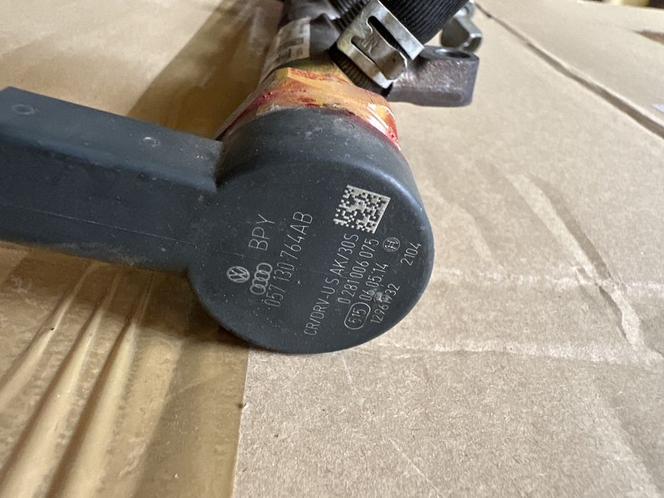 Rampa injectoare audi a4 b8.5 2.0d cgl cjc 03L130089Q 057130764AB