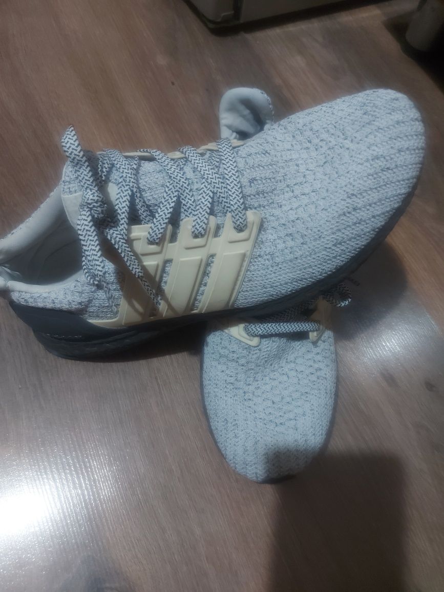 Продам срочно обувь