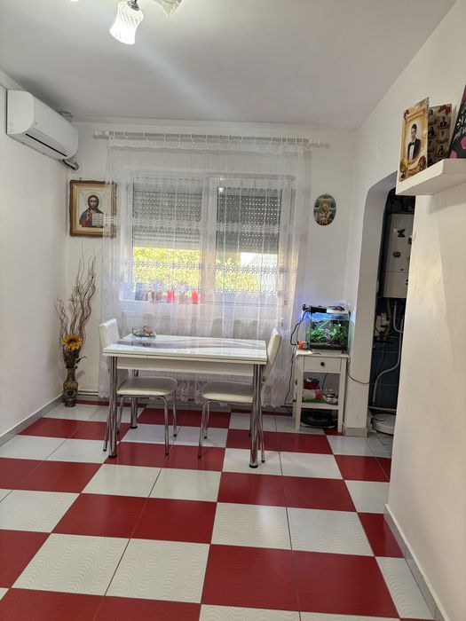 Vand apartament cu 3 camere in Tecuci pe 7 noiembrie