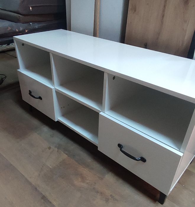 РАЗЧИСТВАМЕ Склада шкаф за телевизор ISЕРЕА