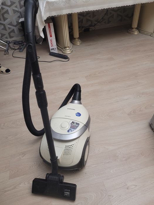 Пылесос Самсунг в хорошем состоянии