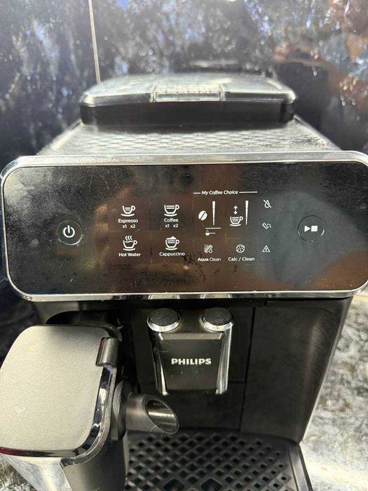 Продается Кофе Машинка Philips 2200 series