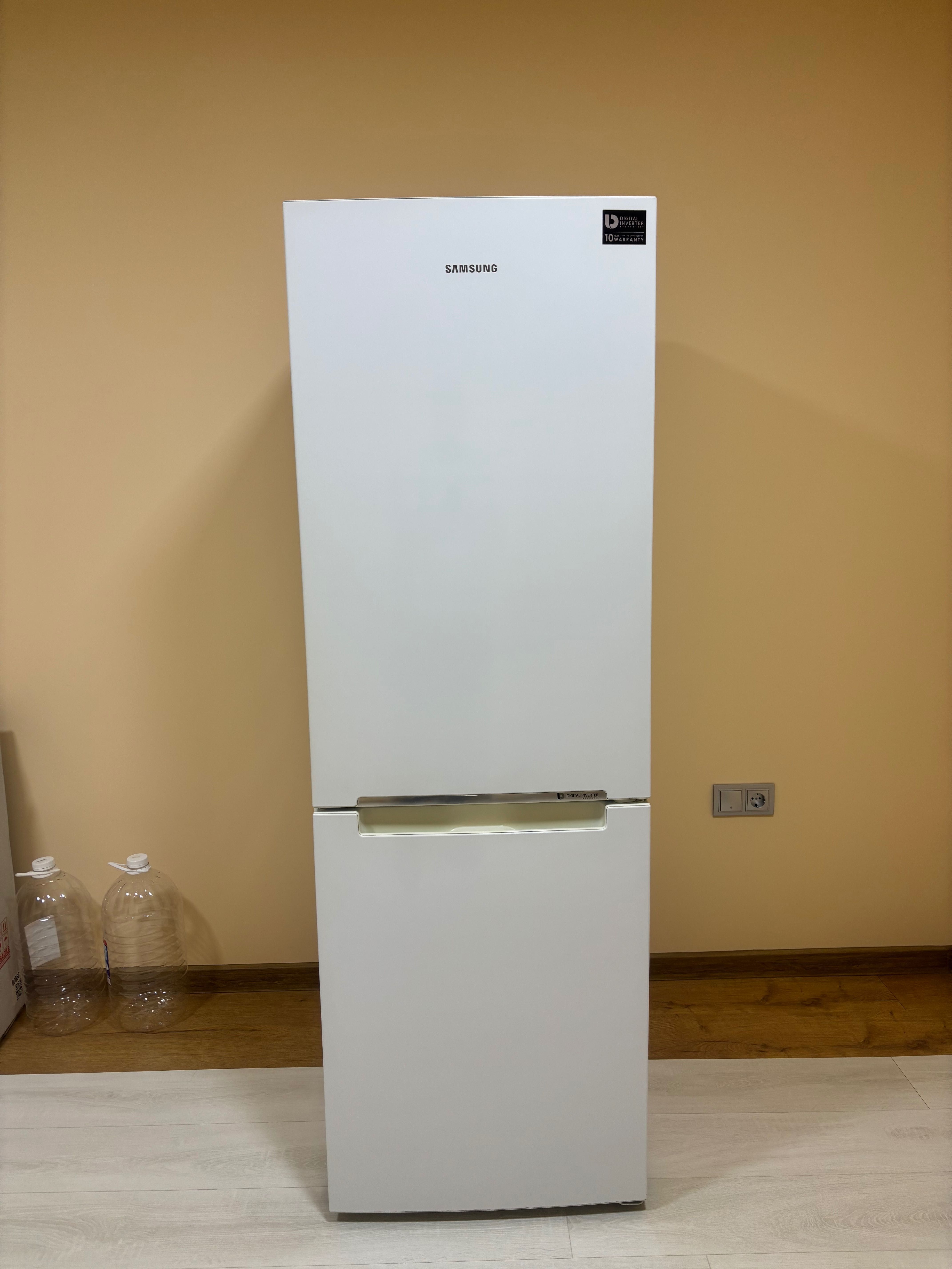 Хладилник Samsung RB29FSRNDWW