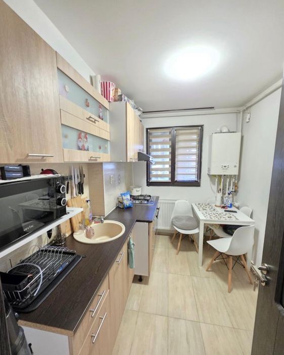 Apartament cu 2 camere + loc de parcare si boxa