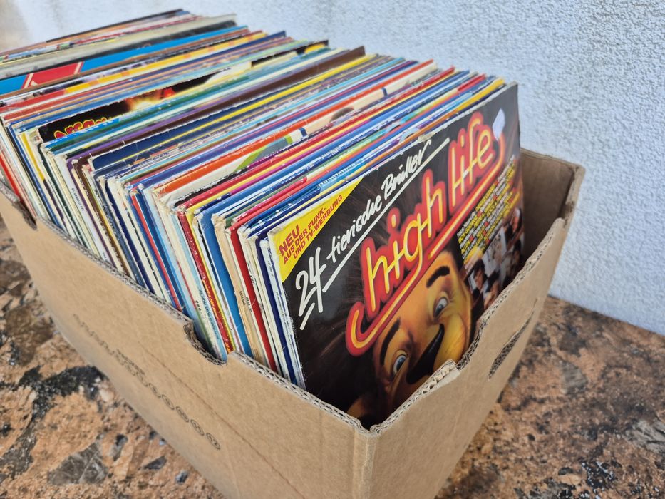 Vând Lot 100lp Discuri Vinil colectie  muzica usoara straina mixta