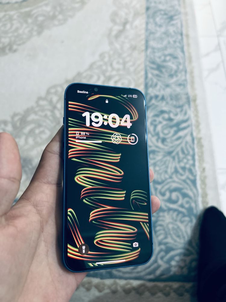 iPhone 13.