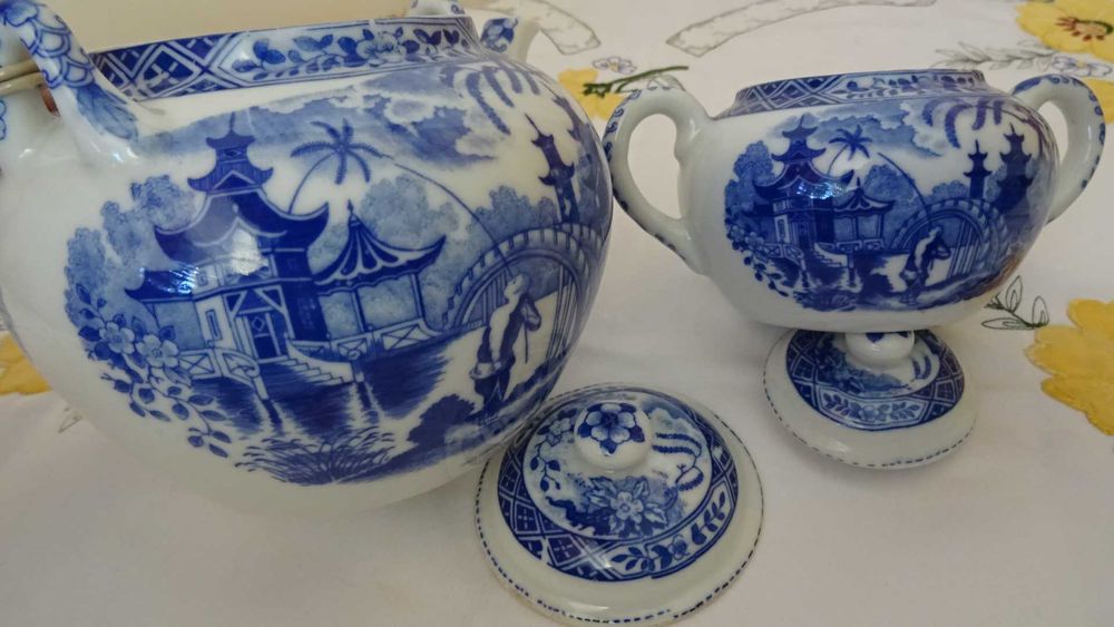 чайник и захарница (Nippon),  "Япония".